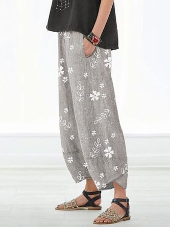 Women Floral Printed Pockets Pants