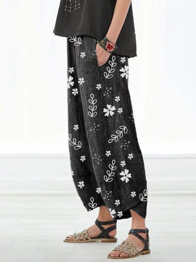 Women Floral Printed Pockets Pants