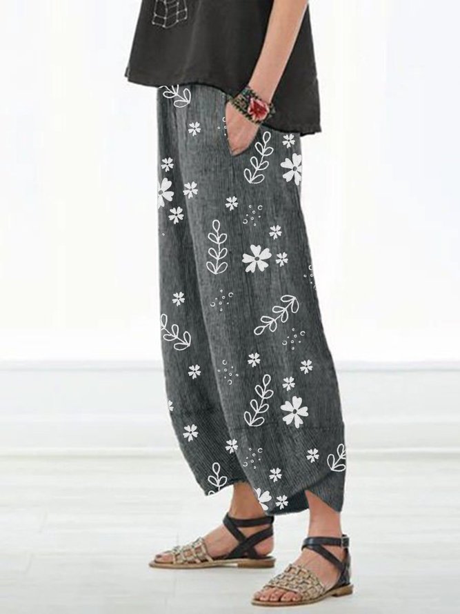Women Floral Printed Pockets Pants