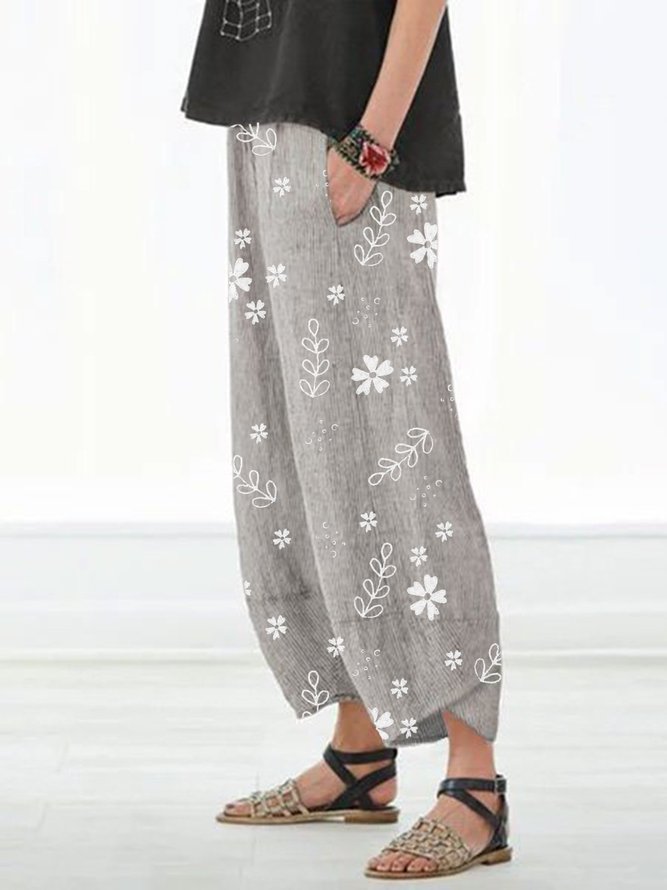 Women Floral Printed Pockets Pants