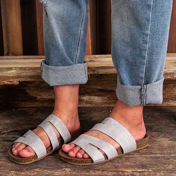 Pi Clue Artificial Leather Block Heel Slipper