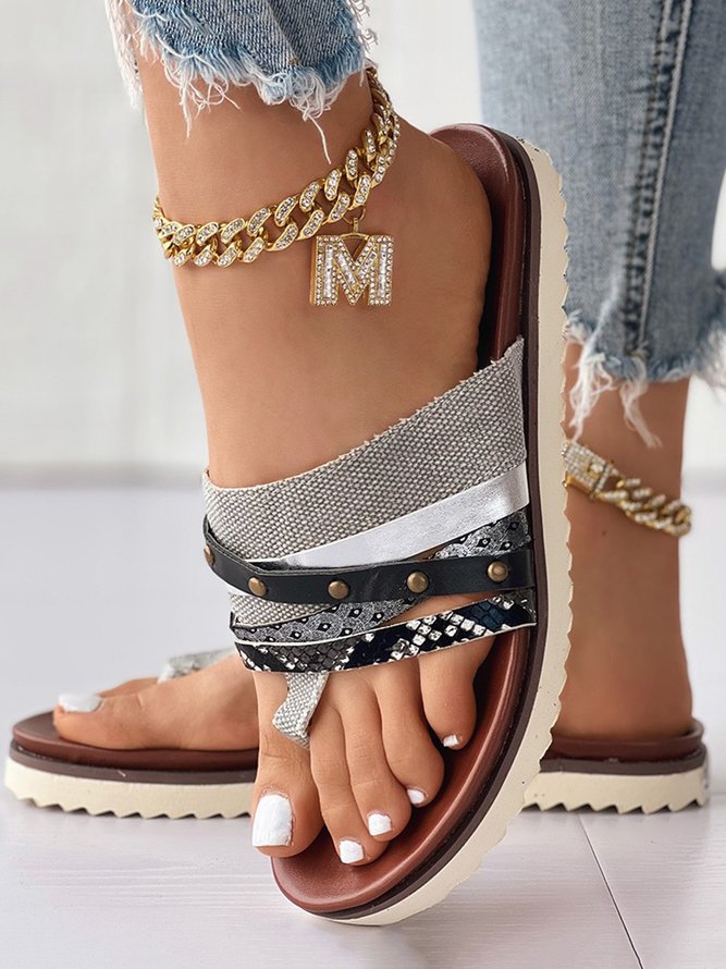 Snakeskin Colorblock Rivet Decor Multi Strap Casual Flip Flops